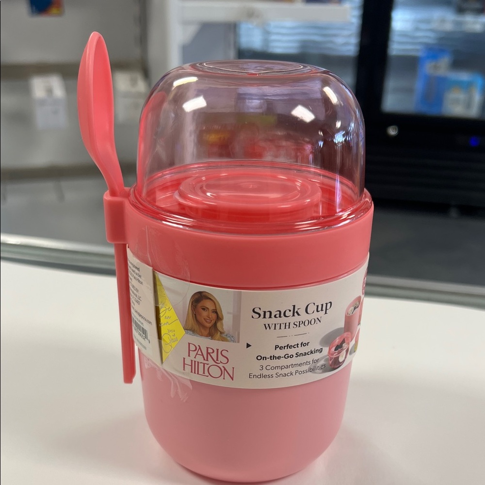 Snack Cup Paris Hilton Pink.